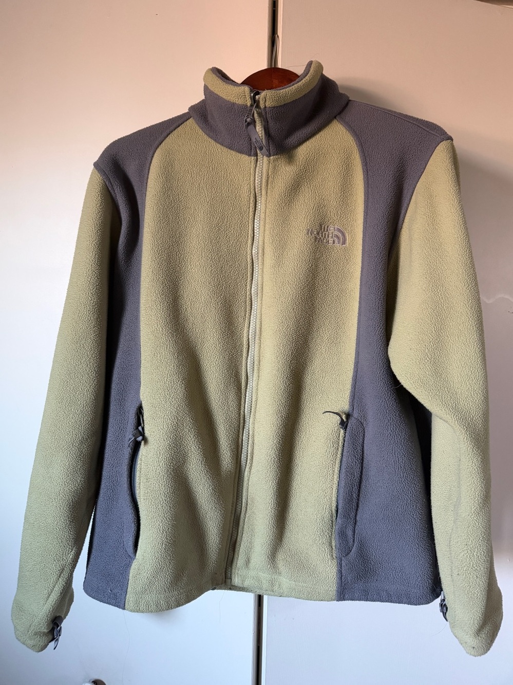 The North Face Women’s Two-Tone Fleece Jacket - Sage Green & Gray